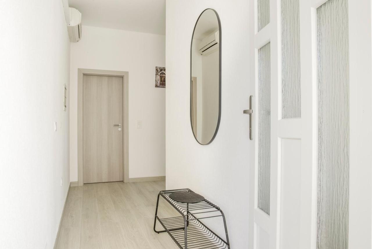 Apartmani Vudrag Trogir Ngoại thất bức ảnh
